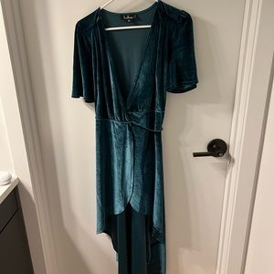 Lulu’s teal velvet wrap dress